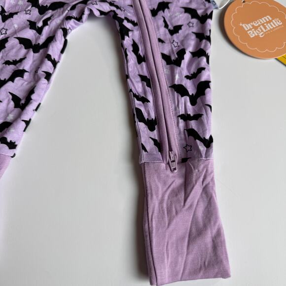 Dream Big Little Co Purple Bats Halloween Zipper Sleeper 3-6 Months - Picture 3 of 13